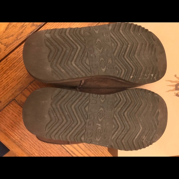 Women’s classic UGG boot - Picture 7 of 8